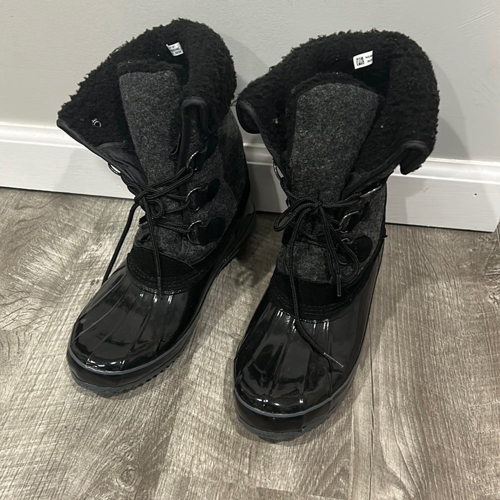 American Eagle size 9 winter boots